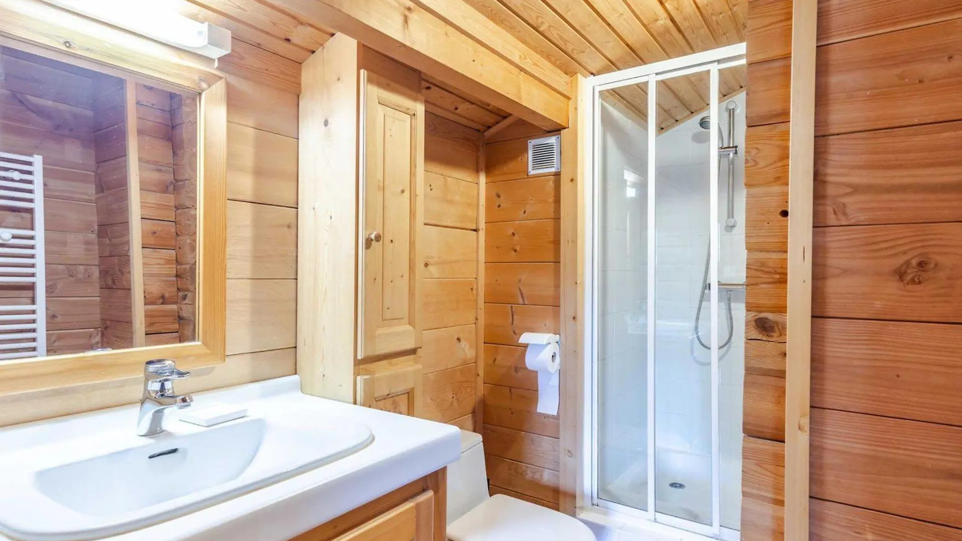Chalet De Standing A Morzine Avec Jacuzzi, Sauna Et Espace Jeux, A Proximite Des Pistes - Fr-1-754-2 0*,  France