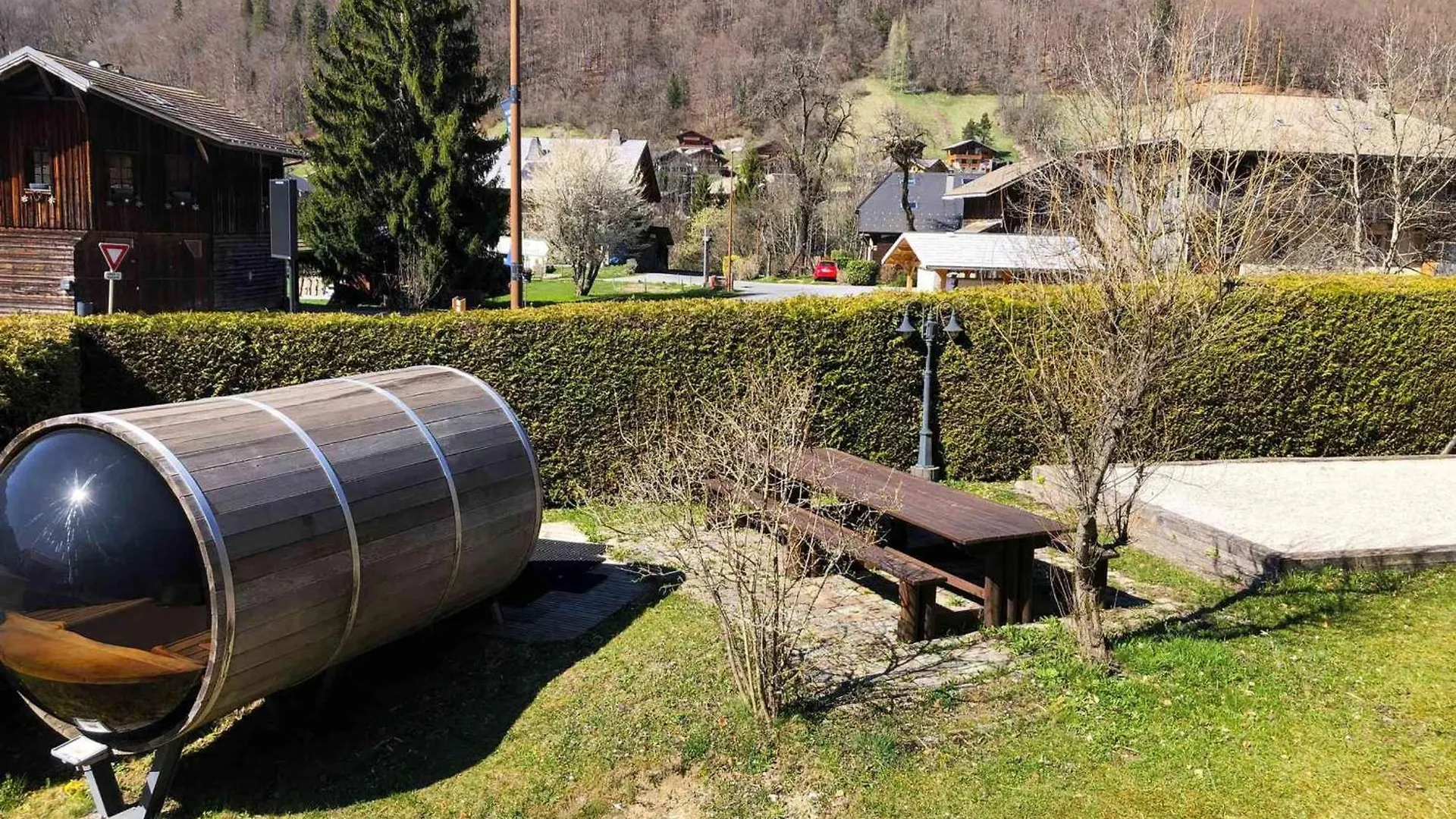 Chalet De Standing A Morzine Avec Jacuzzi, Sauna Et Espace Jeux, A Proximite Des Pistes - Fr-1-754-2